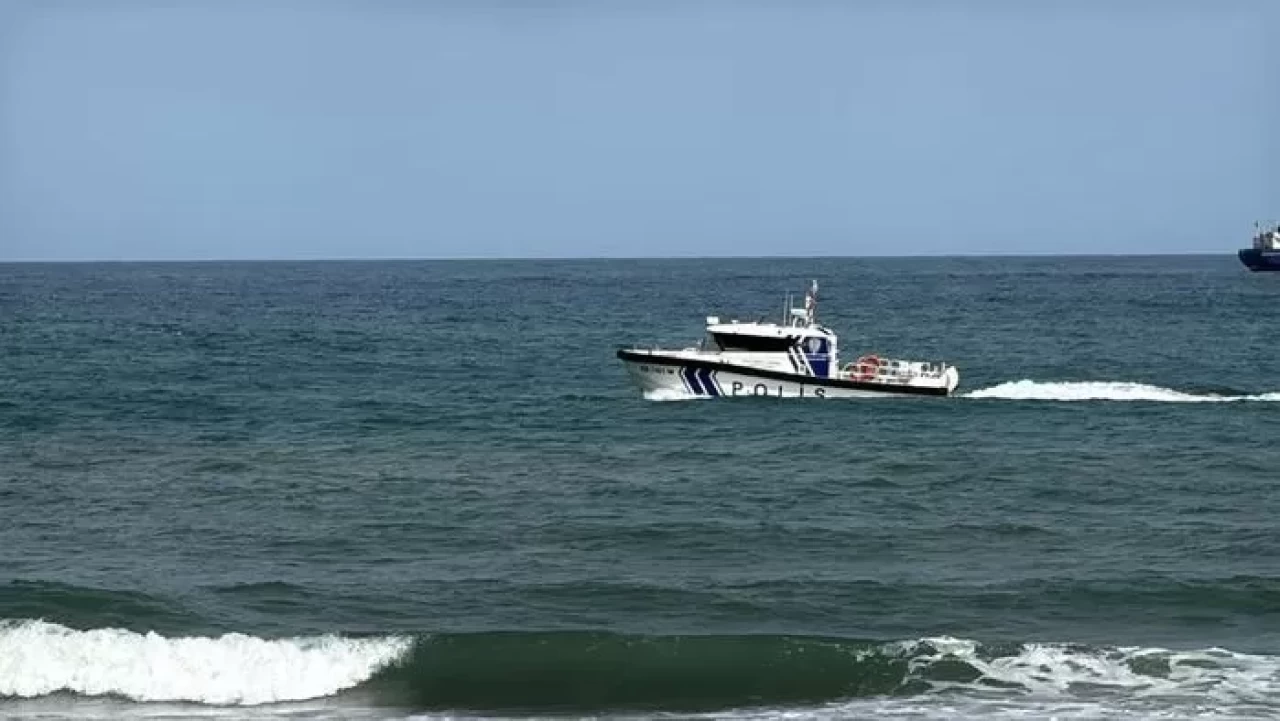 Bartın İnkumu'nda mazot sızıntısı paniği: Denize giriş yasaklandı