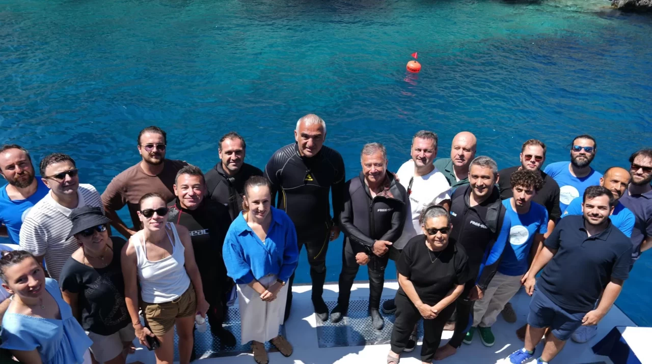 Seramik Batığı'nda tarihe yolculuk: Bakan Ersoy sualtındaki kazı çalışmalarını yerinde inceledi