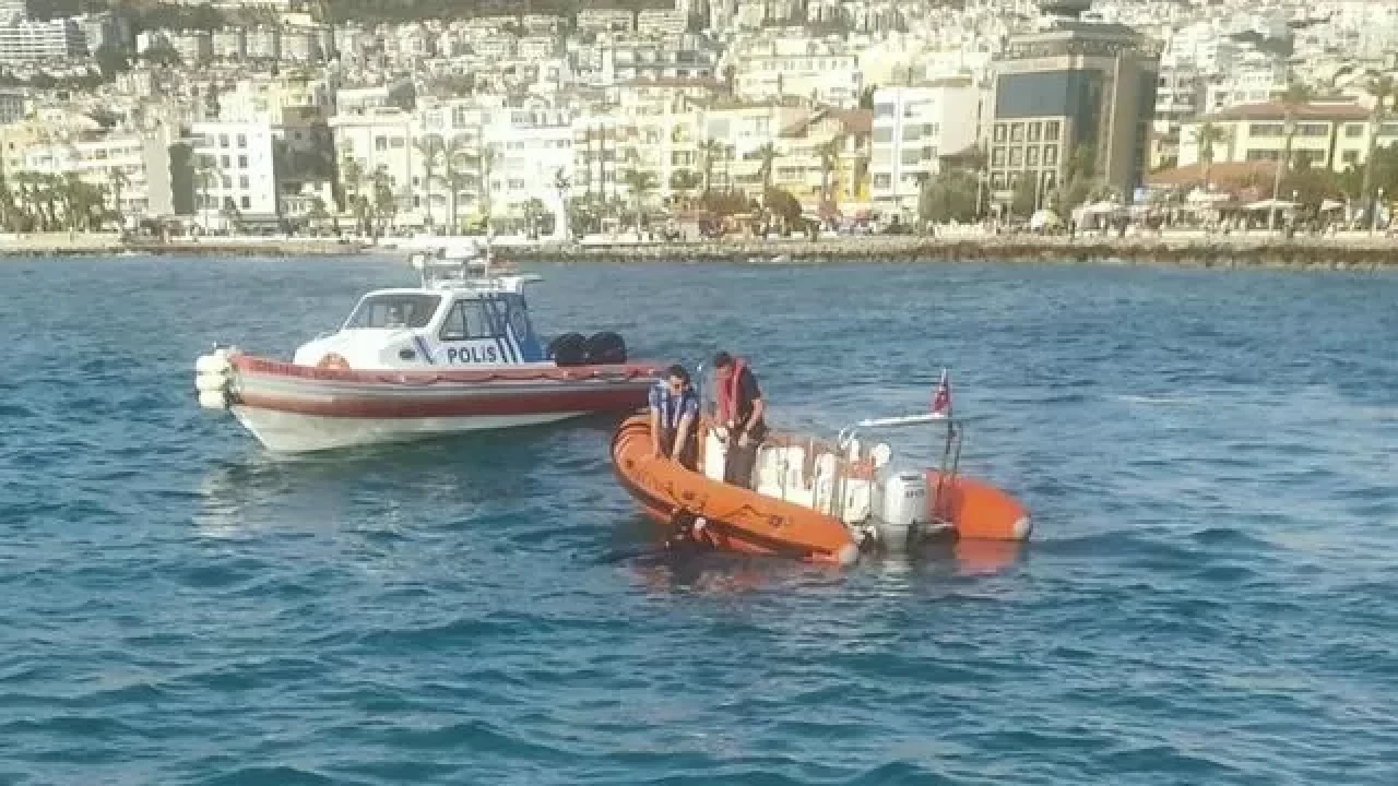 Kuşadası'nda denizde erkek cesedi bulundu, inceleme başlatıldı