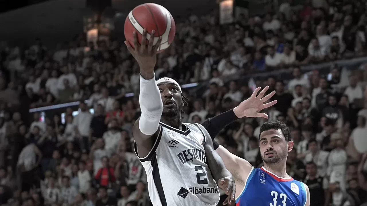 Basketbol Süper Ligi’nde finalin adı: Beşiktaş-Fenerbahçe | Maç Sonucu: Beşiktaş 82-75 Anadolu Efes