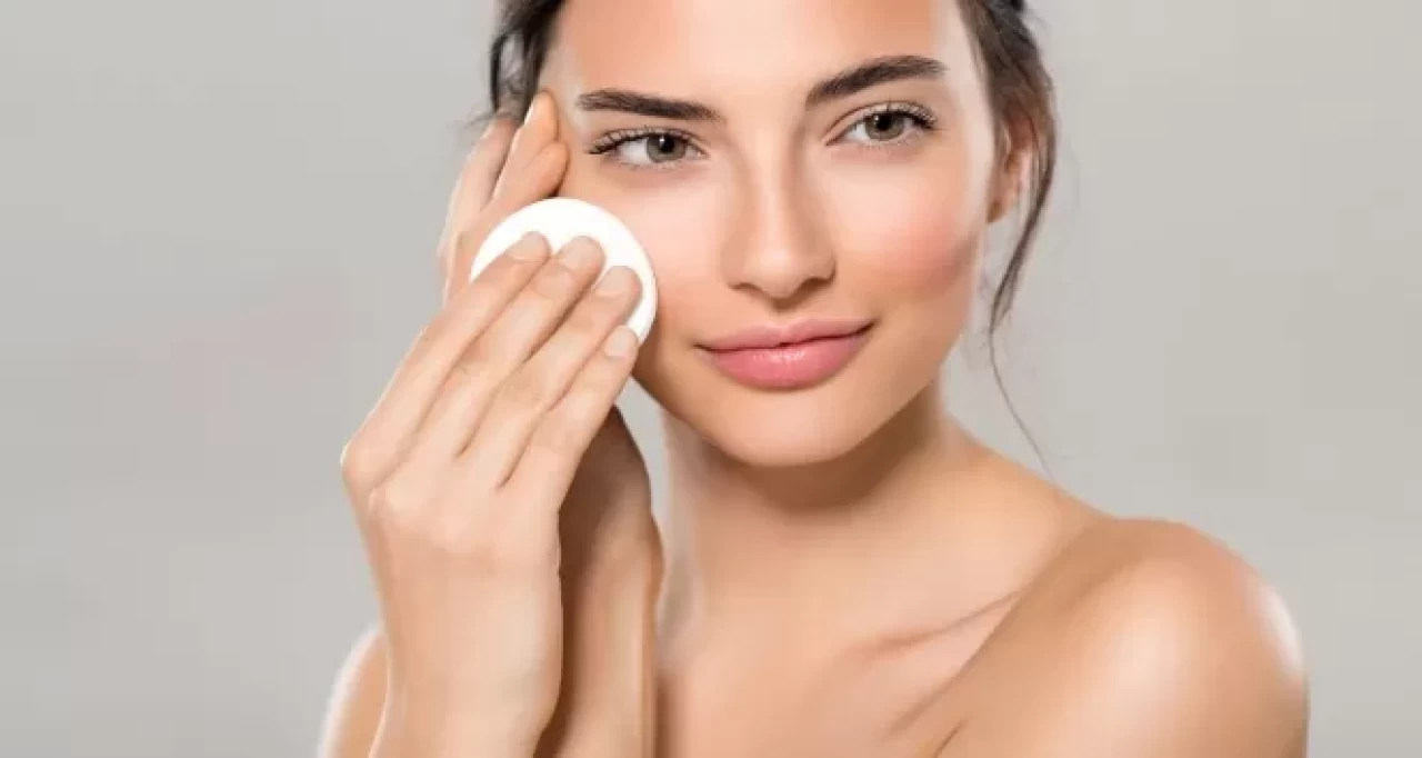 Minimal cilt bakımında fark yaratın! Az ürünle sağlıklı sonuçlar!