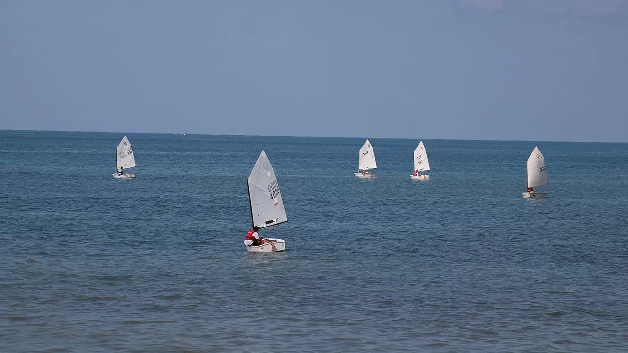 Trabzon’da Denizcilik Bayramı Yelken Yarışları başladı
