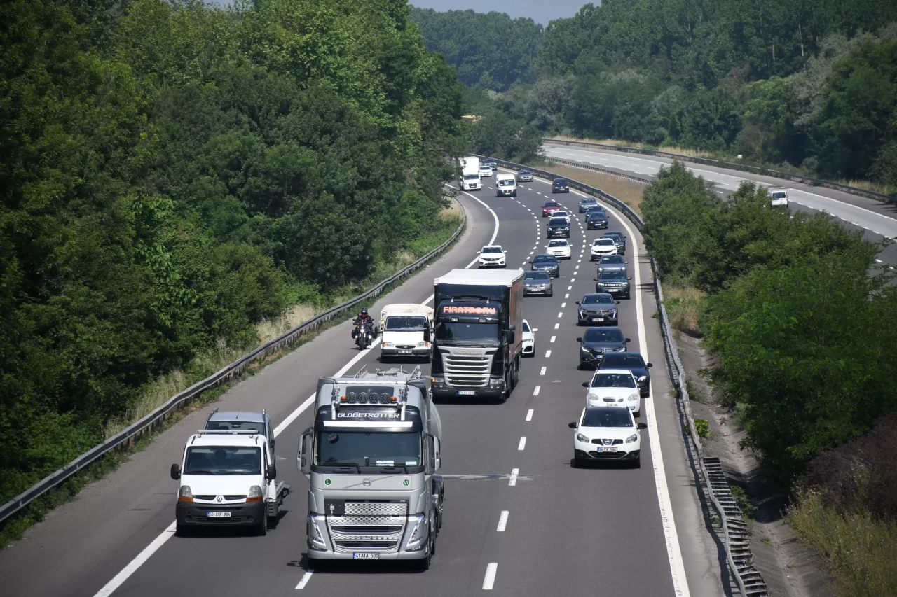 Bayram tatilinde yolculuk başladı... Bolu yönünde trafik yoğunlaşmaya başladı