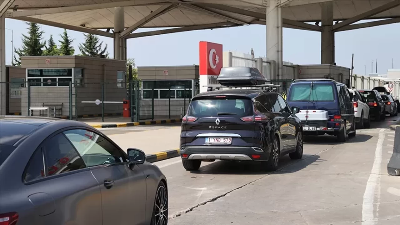 Gümrük kapılarında yaz dönemi! Yolcu geçişleri için kapsamlı hazırlık