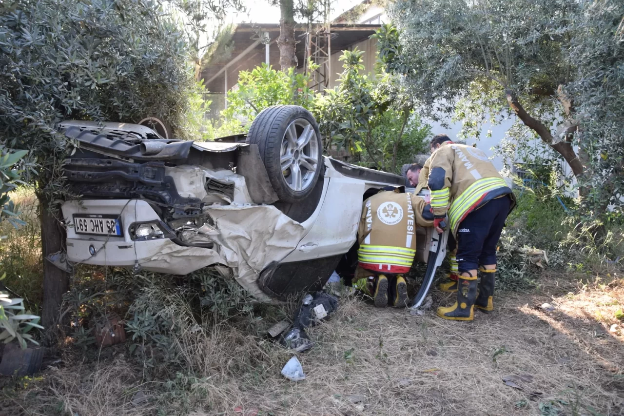 Manisa'da otomobil takla attı: Sürücü yaralı