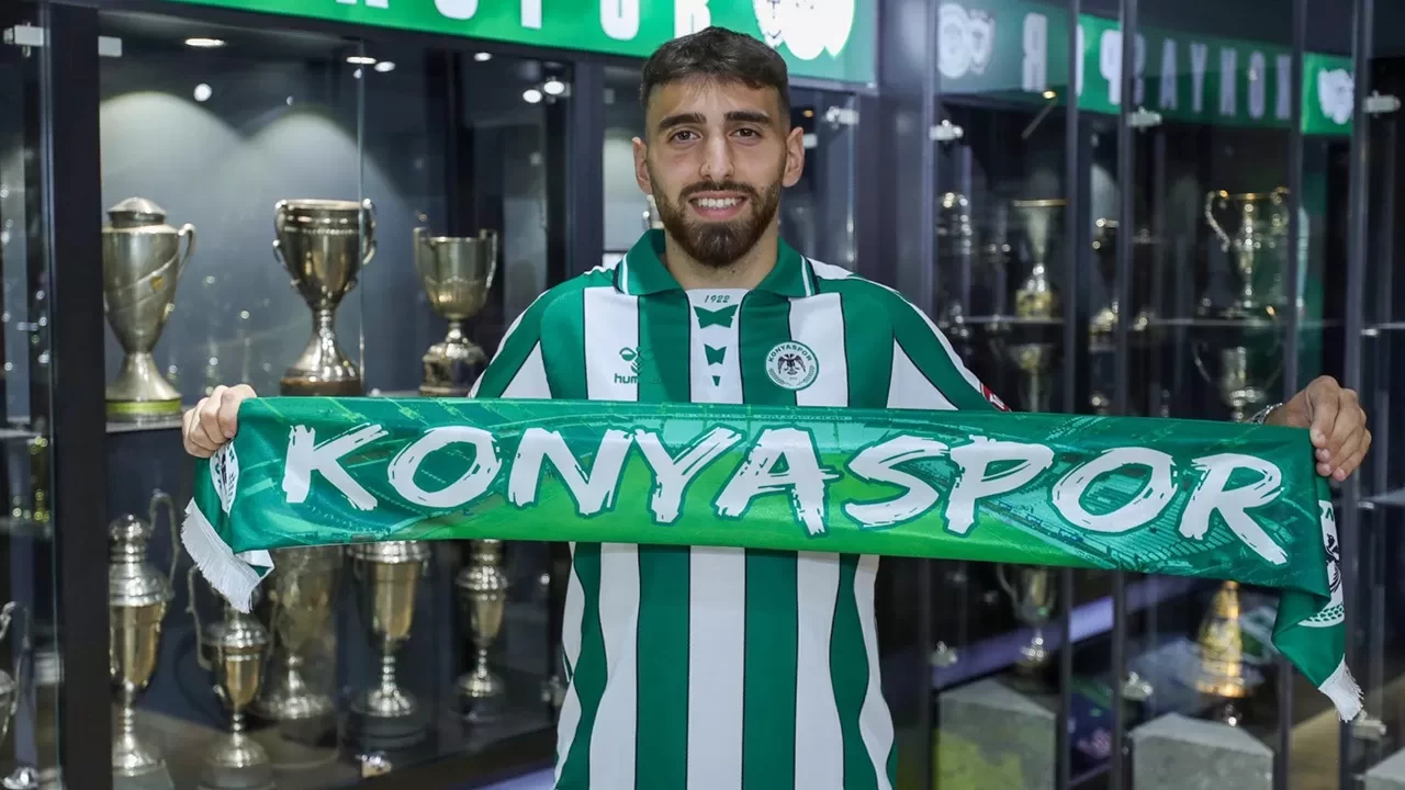 Konyaspor, Mücahit İbrahimoğlu ile 3 yıllık sözleşme imzaladı