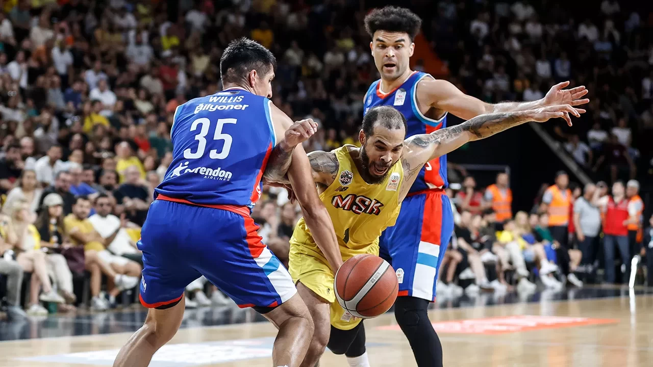 Anadolu Efes çeyrek finalde hata yapmadı | Basketbol Süper Ligi'nde Mersin Spor Kulübü 81-84 Anadolu Efes