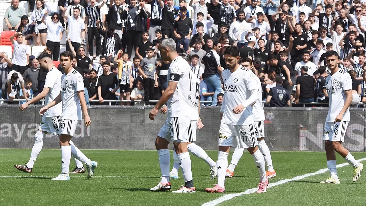 Altay’da ödeme krizi: Futbolcular ve personel alacaklarını bekliyor