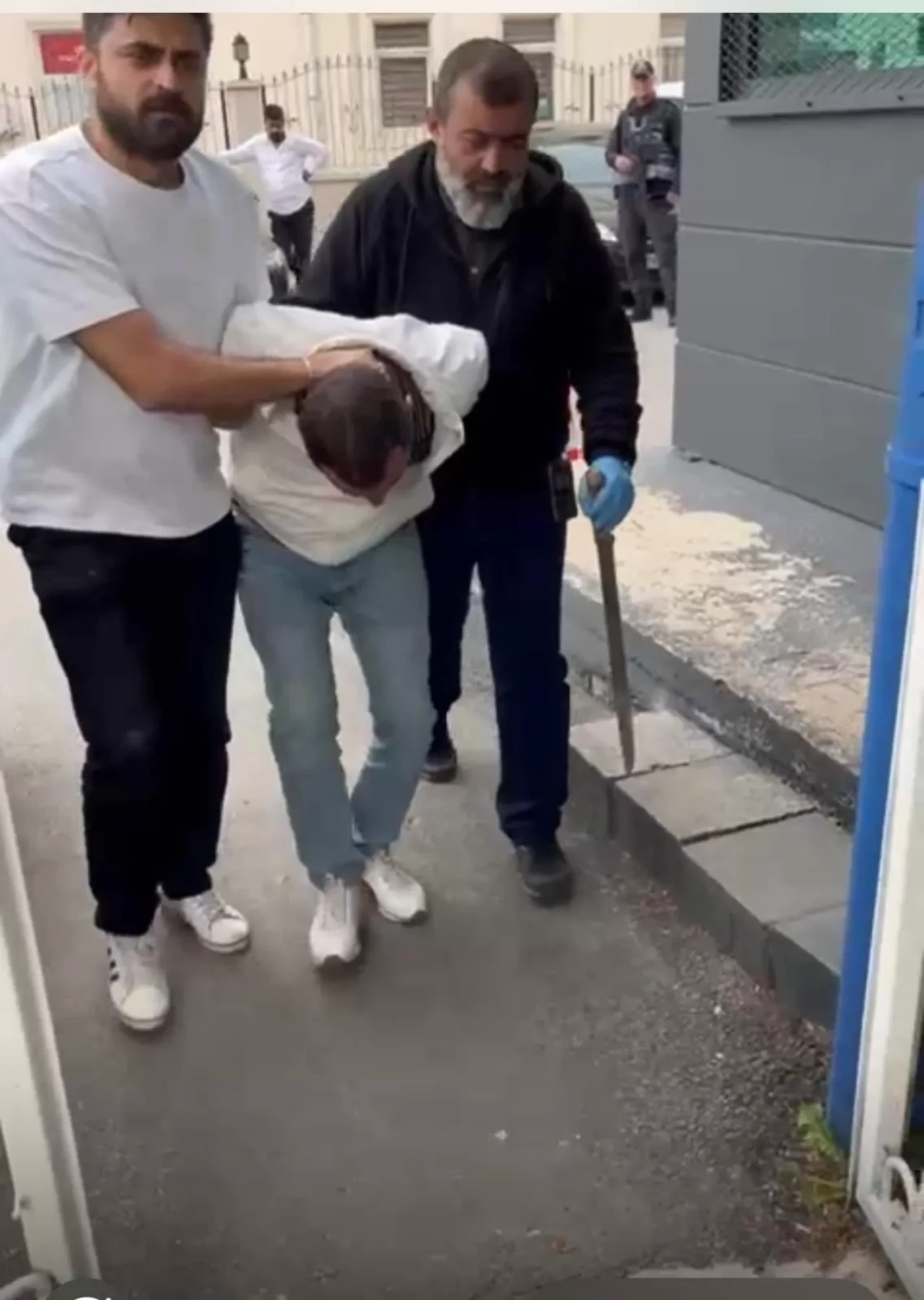 Ankara'da yol verme kavgası! Döner bıçağı ile saldıran kişi yakalandı