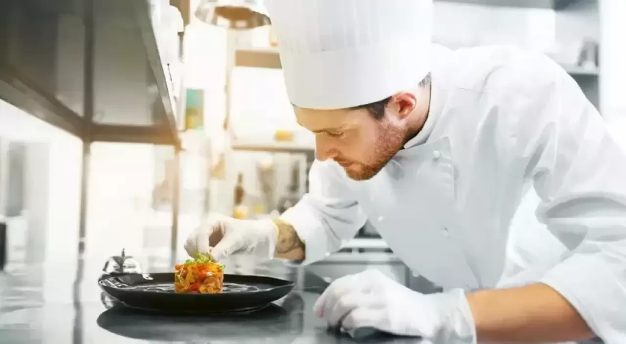 Aşçı Nasıl Olunur? Aşçı Olma Şartları ve Gerekli Eğitimler