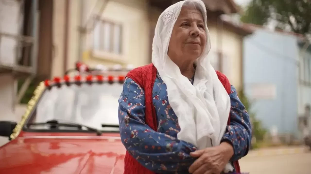 Aile Saadeti Dizisinin Salime’si Zerrin Sümer Kimdir? Kaç Yaşında ve Nereli?