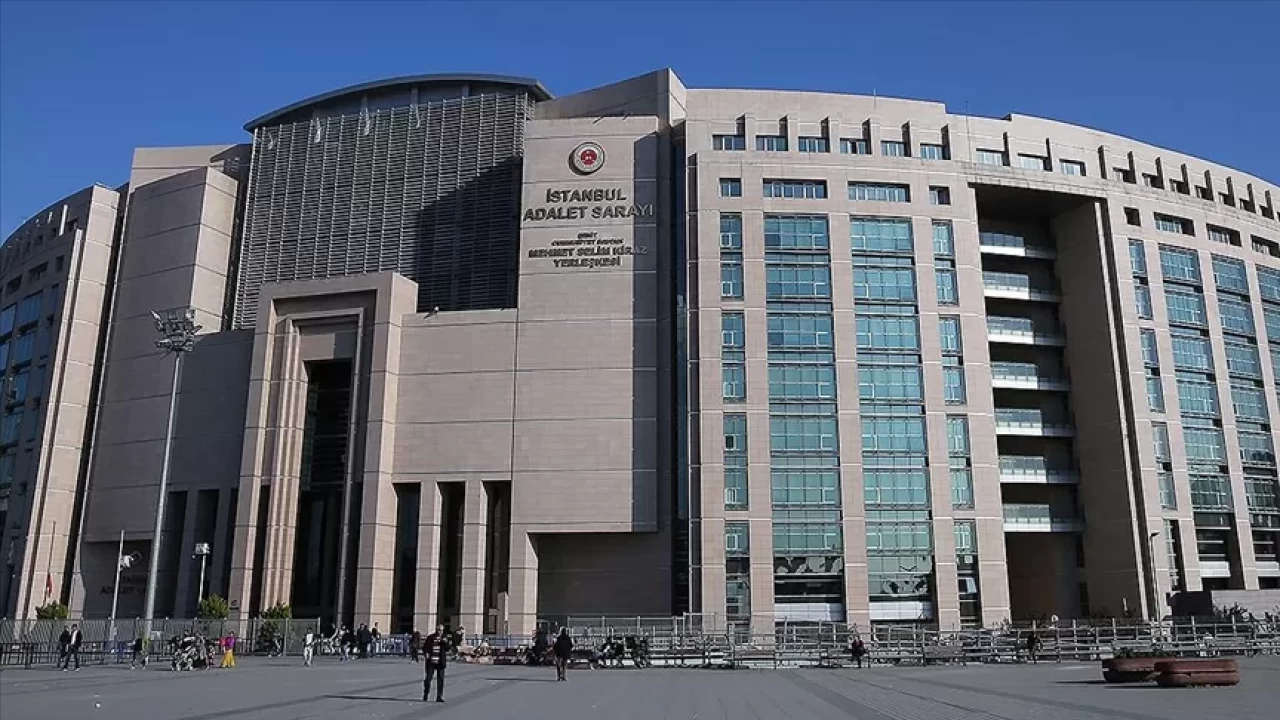 İBB’ye yönelik yolsuzluk soruşturmalarında tutuklanan 8 kişi tahliye edildi