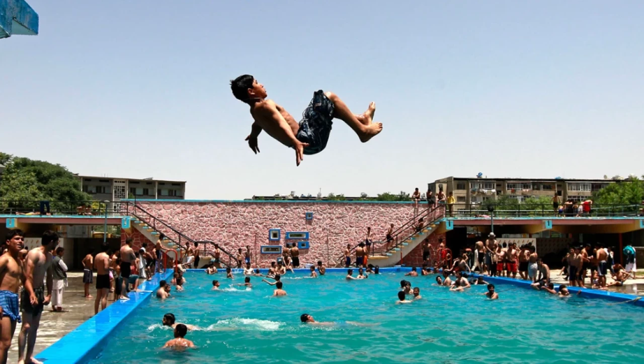 Sıcakta havuz keyfi kabusa dönebilir: Sağlığınızı tehdit ediyor!