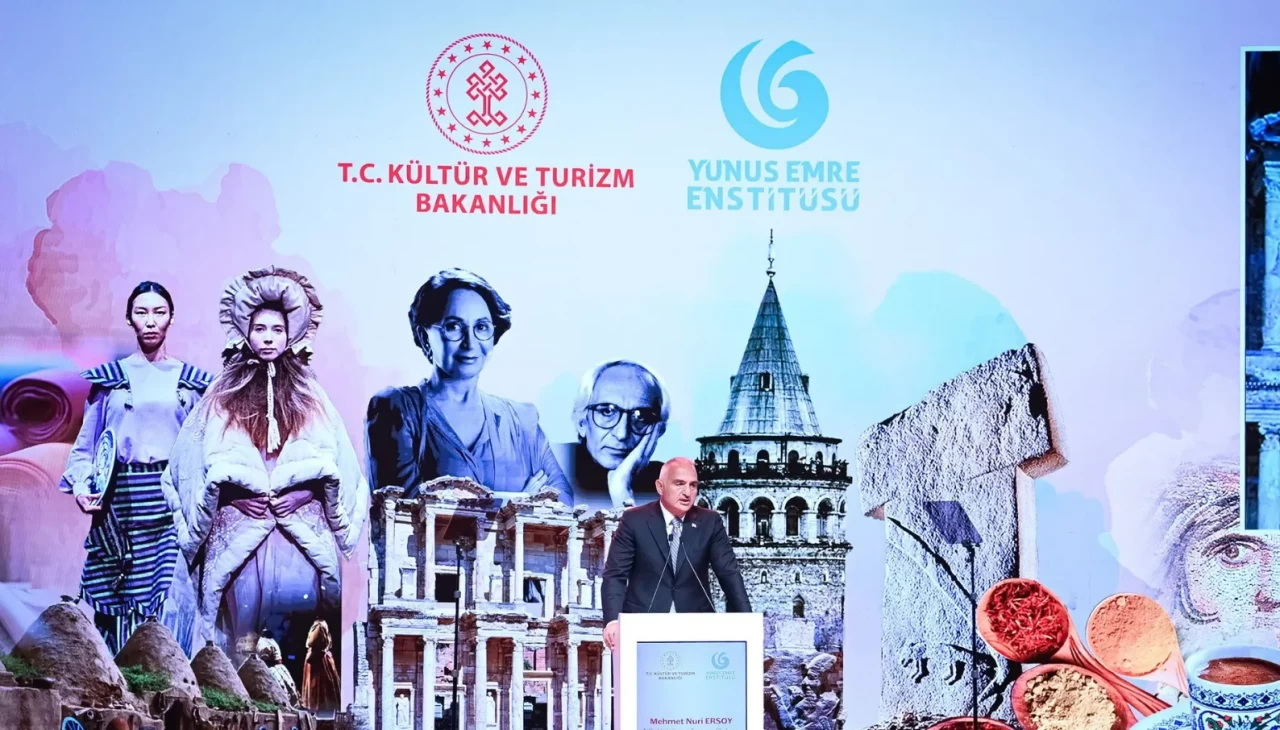 Bakan Ersoy, Yunus Emre Enstitüsü Yaz Okulları Kapanış Programı'nda konuştu: Türkçe sadece bir dil değil, kültürel bir hafızadır