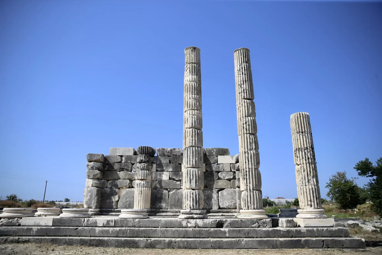 Letoon Kutsal Alanı'ndaki 8 bin kişilik tiyatro restore edilecek