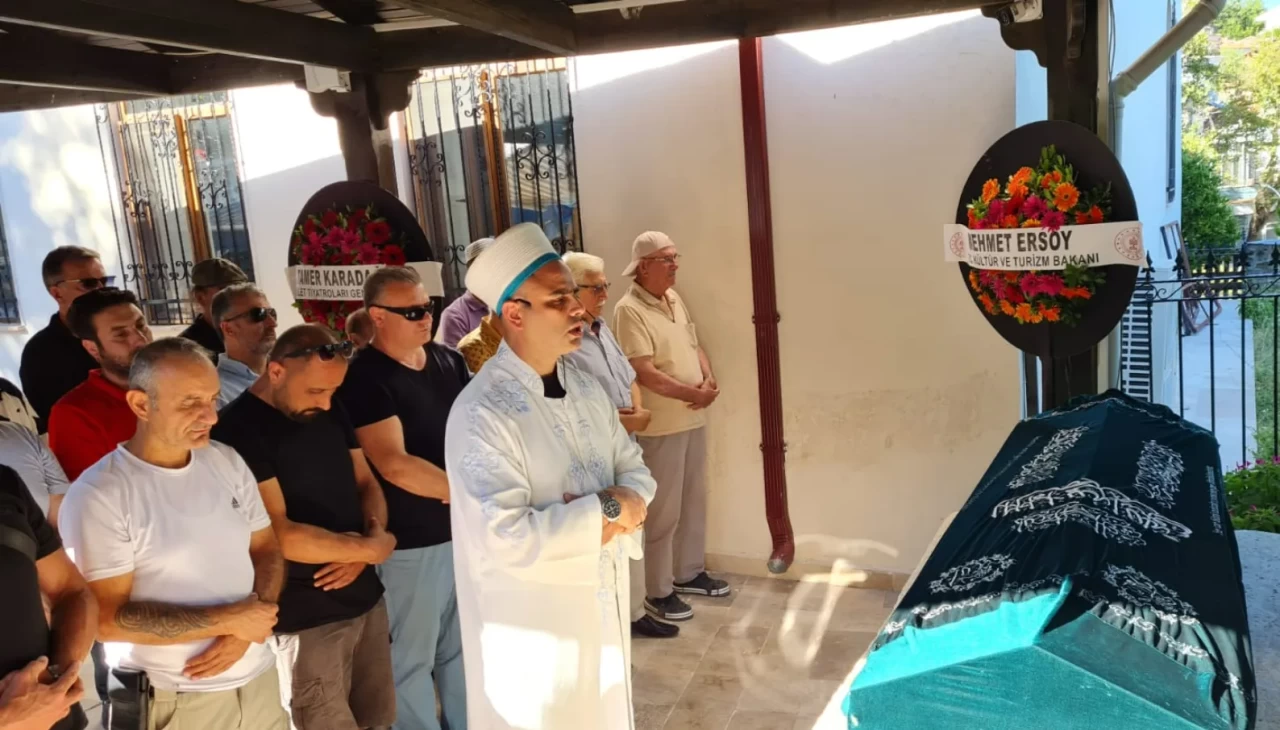 Kurtlar Vadisi'nin Kibritçi Cevat’ına veda! Şekip Taşpınar son yolculuğuna uğurlandı