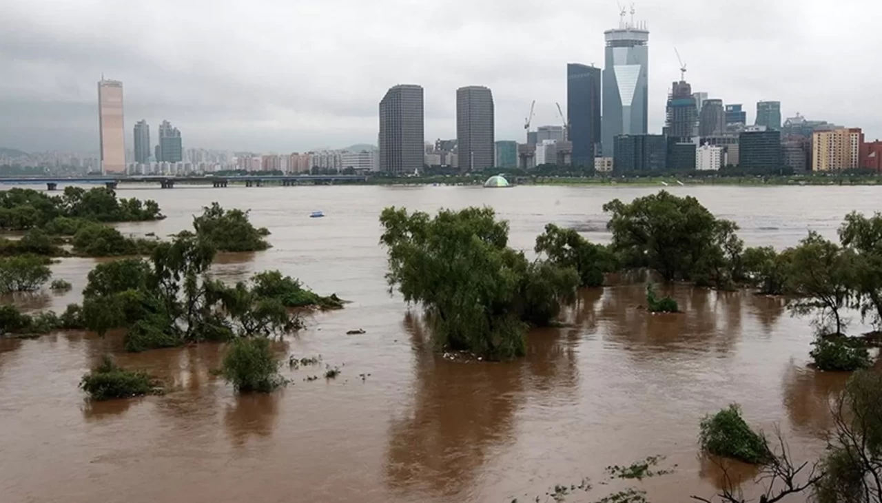 Güney Kore'de şiddetli yağışların yol açtığı afetlerde 4 kişi öldü