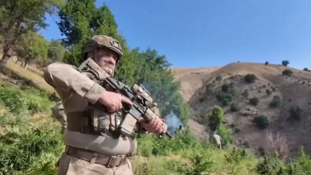 Diyarbakır'da uyuşturucu operasyonu: 25 zehir taciri yakalandı