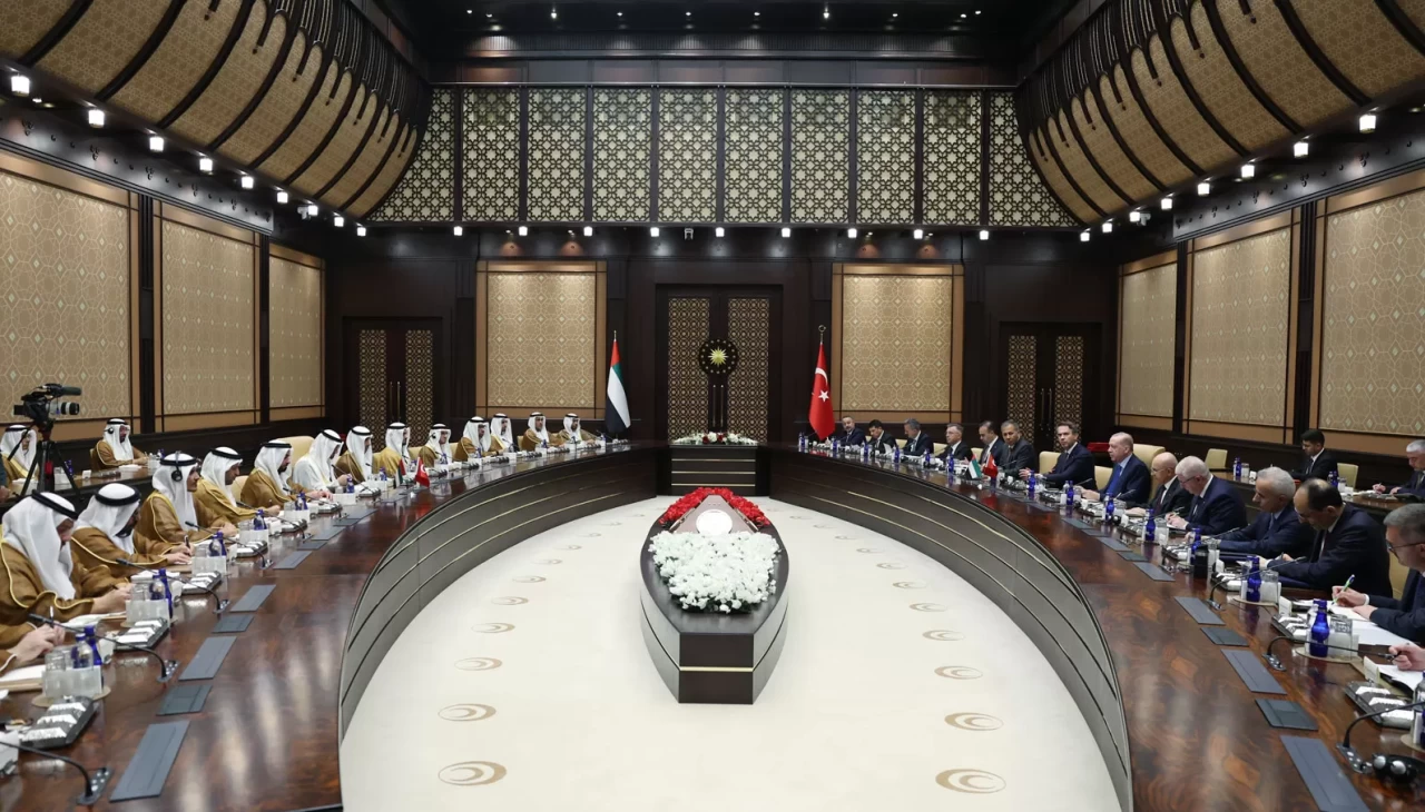 Cumhurbaşkanı Erdoğan, BAE Devlet Başkanı Al Nahyan'ı resmi törenle karşıladı