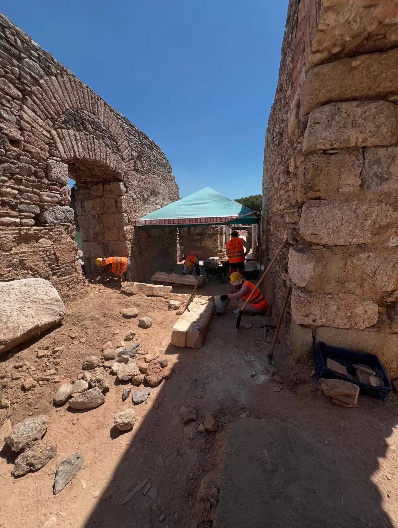 Tralleis'te çalışmalar mozaik havuzunda yoğunlaştırıldı