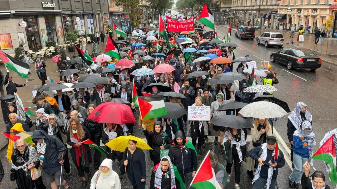 İsveç'te yüzlerce kişi "Filistin'deki soykırım dursun" çağrısıyla yürüdü