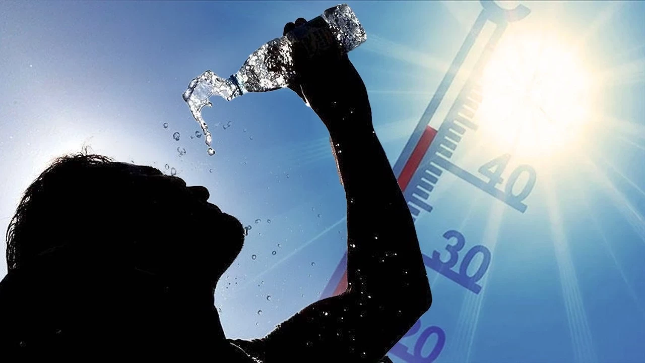 Yunanistan'da aşırı sıcak nedeniyle çalışma saatlerine sınırlama getirildi