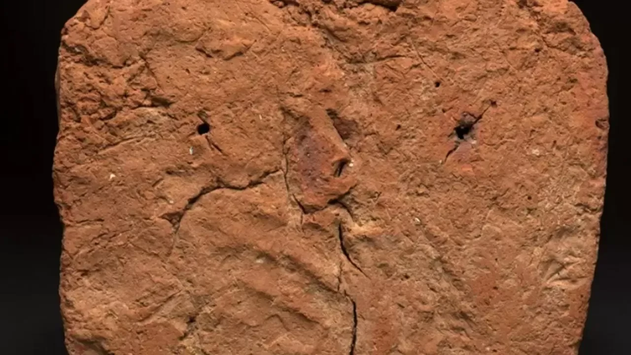 Antik Mısır mezarında 4 bin yıllık el izi bulundu