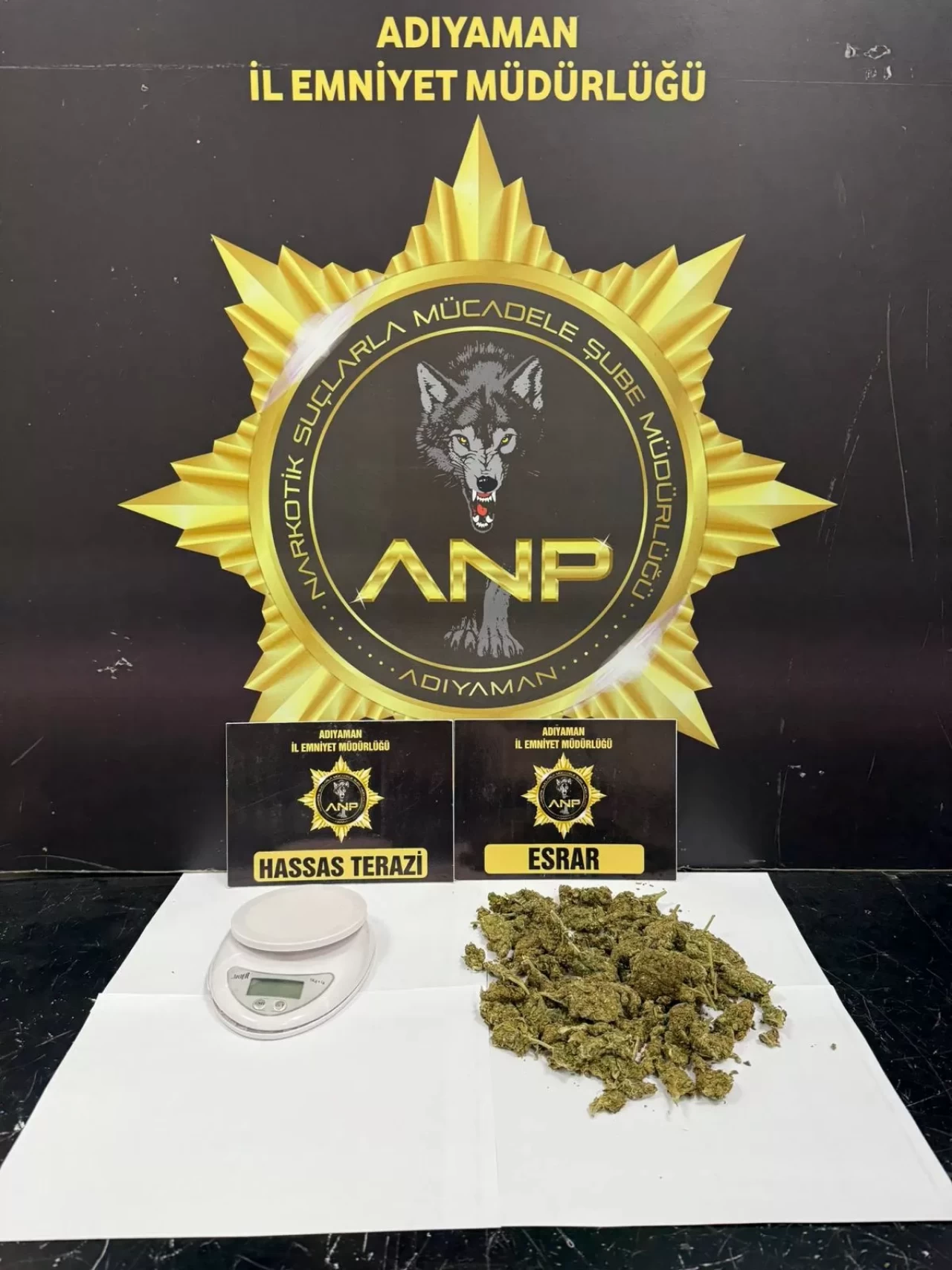 Adıyaman'daki uyuşturucu operasyonunda esrar ele geçirildi