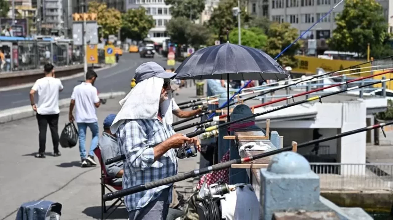 Afrika sıcakları tüm yurdu etkisi altına aldı! 23 ilde 40 derecenin üzerinde sıcaklık görüldü