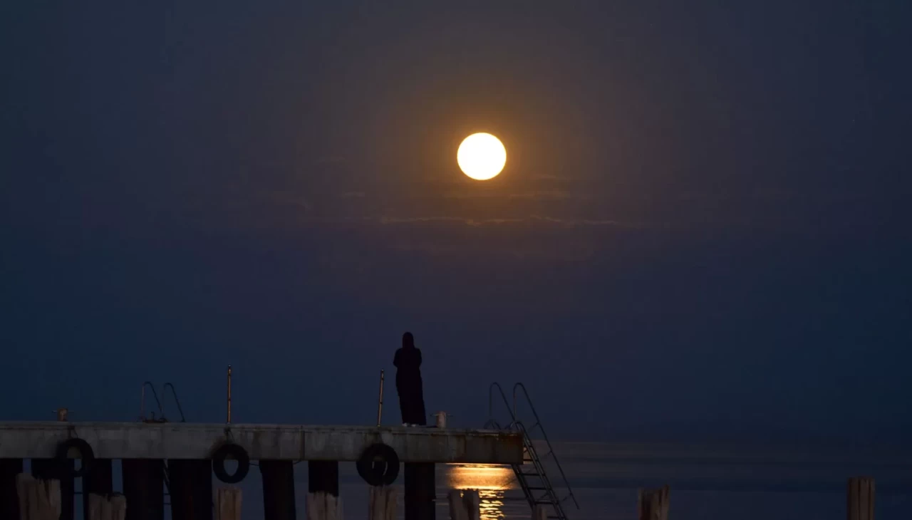 Ahlat’ta dolunay görsel şölen sundu