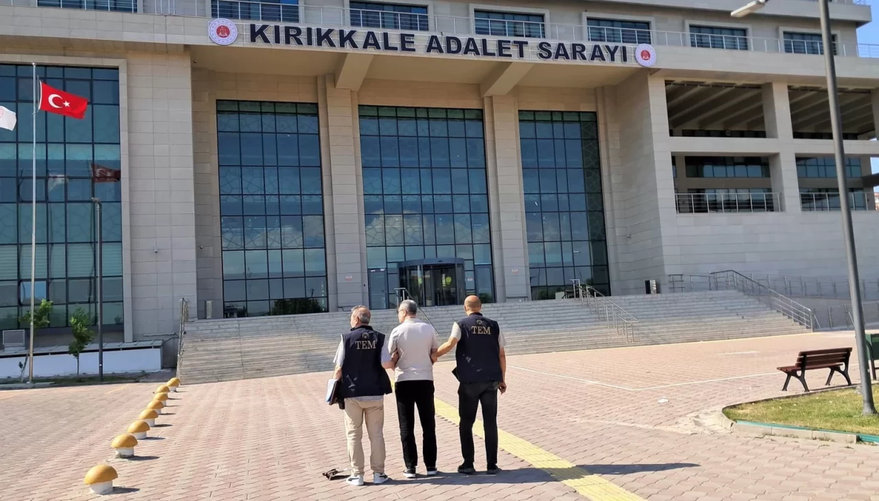 Emniyetten FETÖ operasyonu: Eski komiser yardımcısı yakalandı