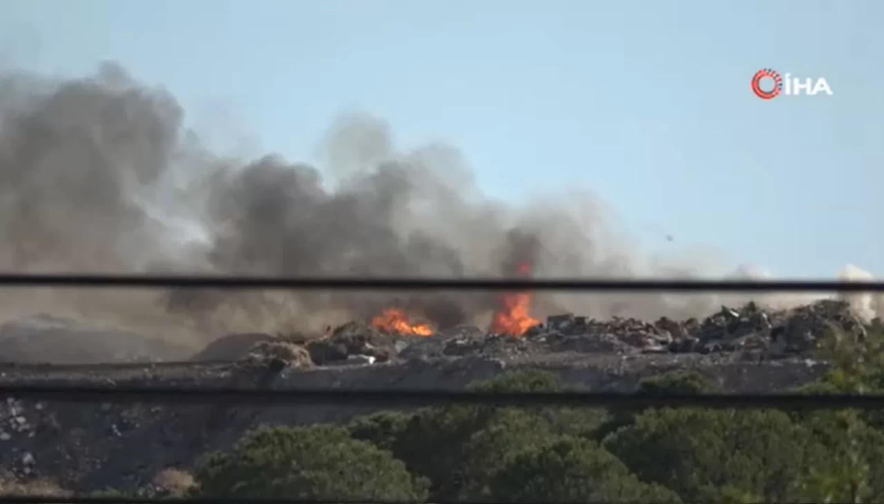 Ayvalık’ta çöp depolama tesisinde yangın