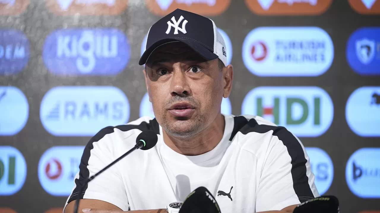 Başakşehir Teknik Direktörü Çağdaş Atan: "Amacımız önce turu geçmek"