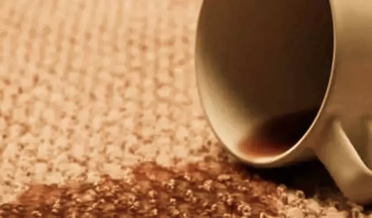 Çay lekesi nasıl çıkar? Evde uygulayabileceğiniz 5 kolay yöntem