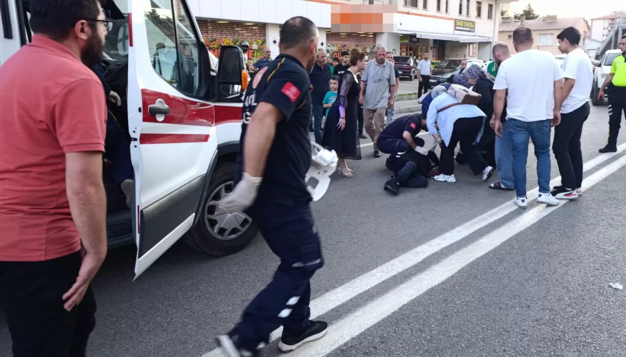 Gümüşhane'de koşarak karşıya geçen yaşlı kadına kamyonet çarptı