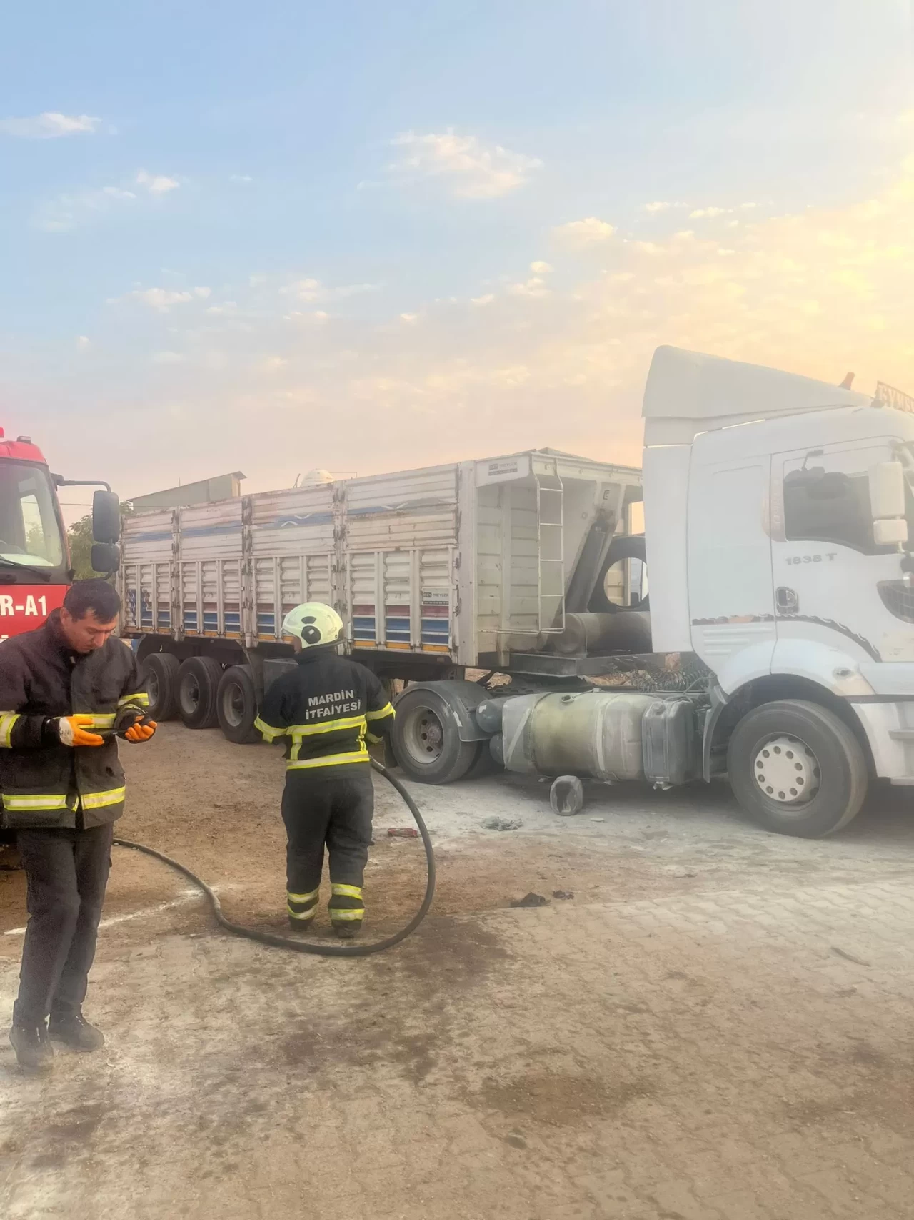 Mardin'de tırın yakıt deposu patladı! 7 kişi yaralandı