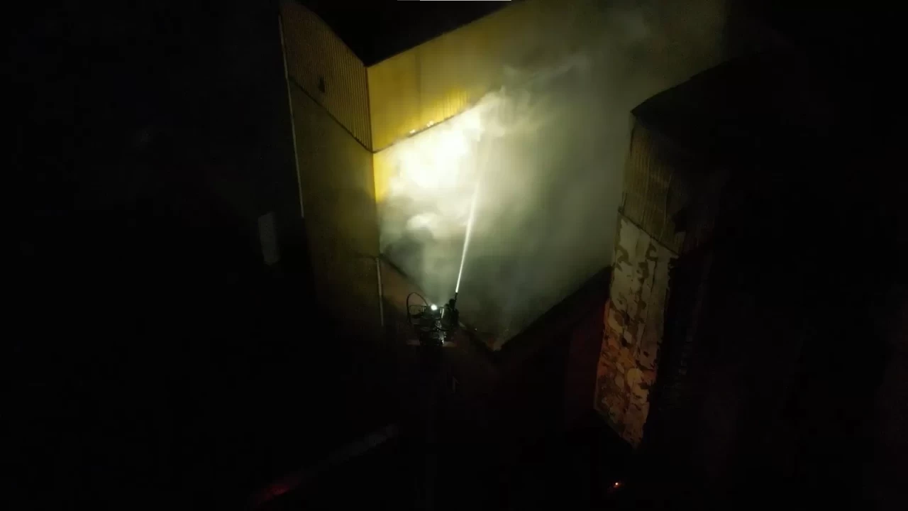 Ankara'da konveyör bant fabrikasında yangın çıktı