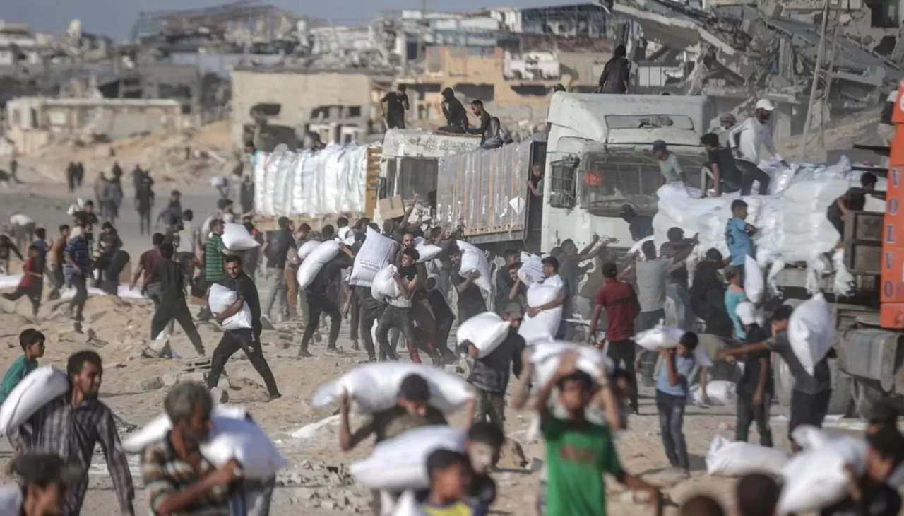 İsrail baskılara dayanamadı: Filistin'e gıda yardımı gidiyor!