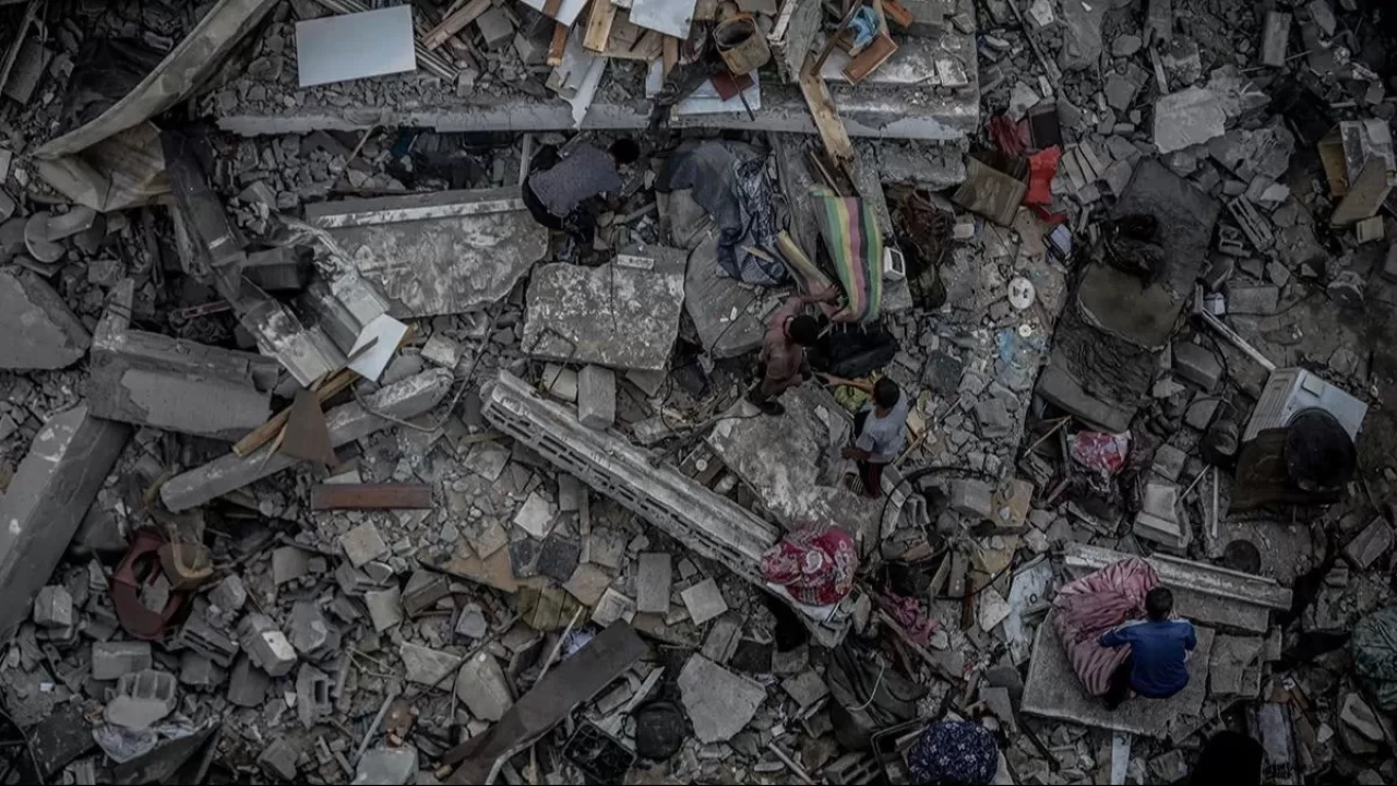 Gazze'de insanlık dramı! İşgalci İsrail enkaz altındaki yaralılara ulaşmayı engelliyor