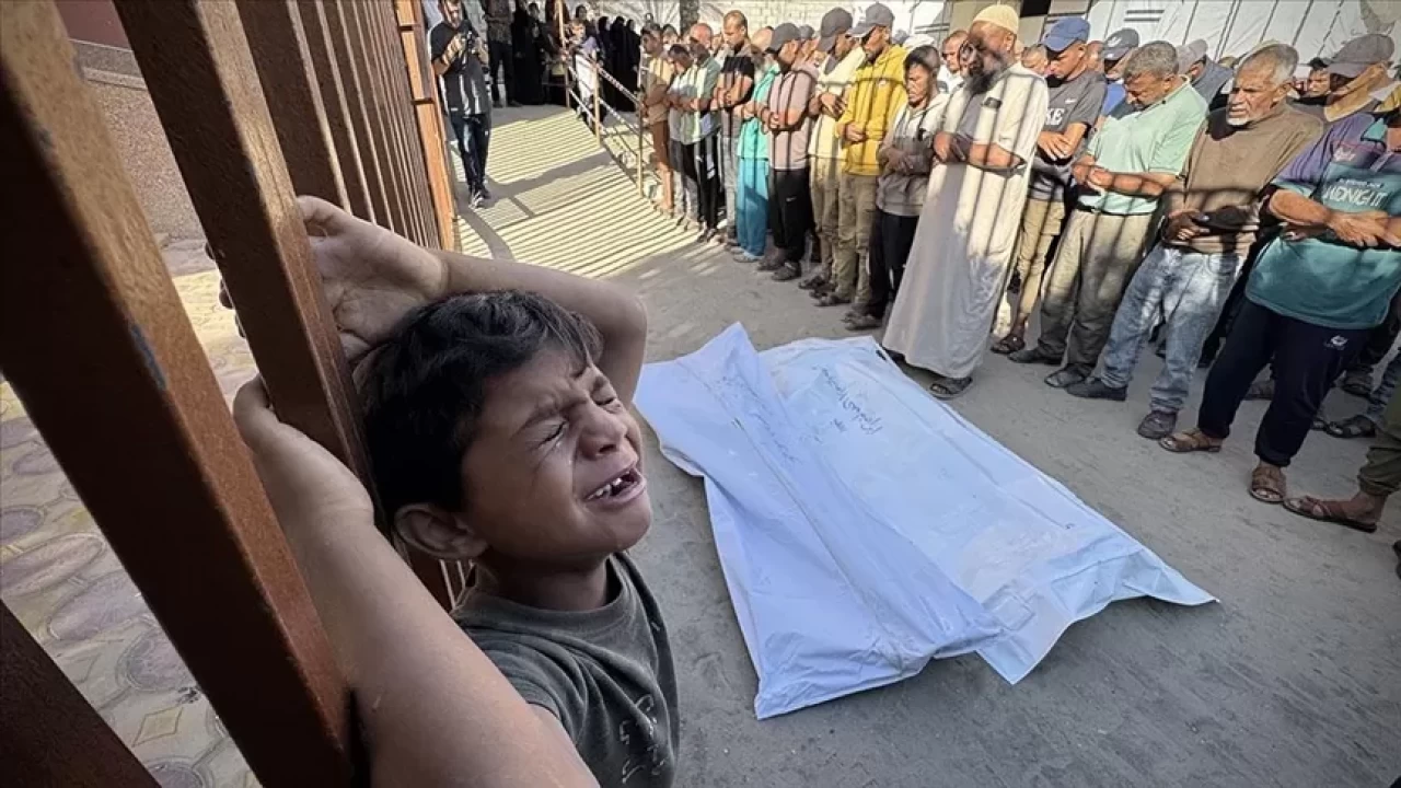 İsrail, Gazze'nin Han Yunus bölgesine saldırarak 4 Filistinli çocuğu öldürdü