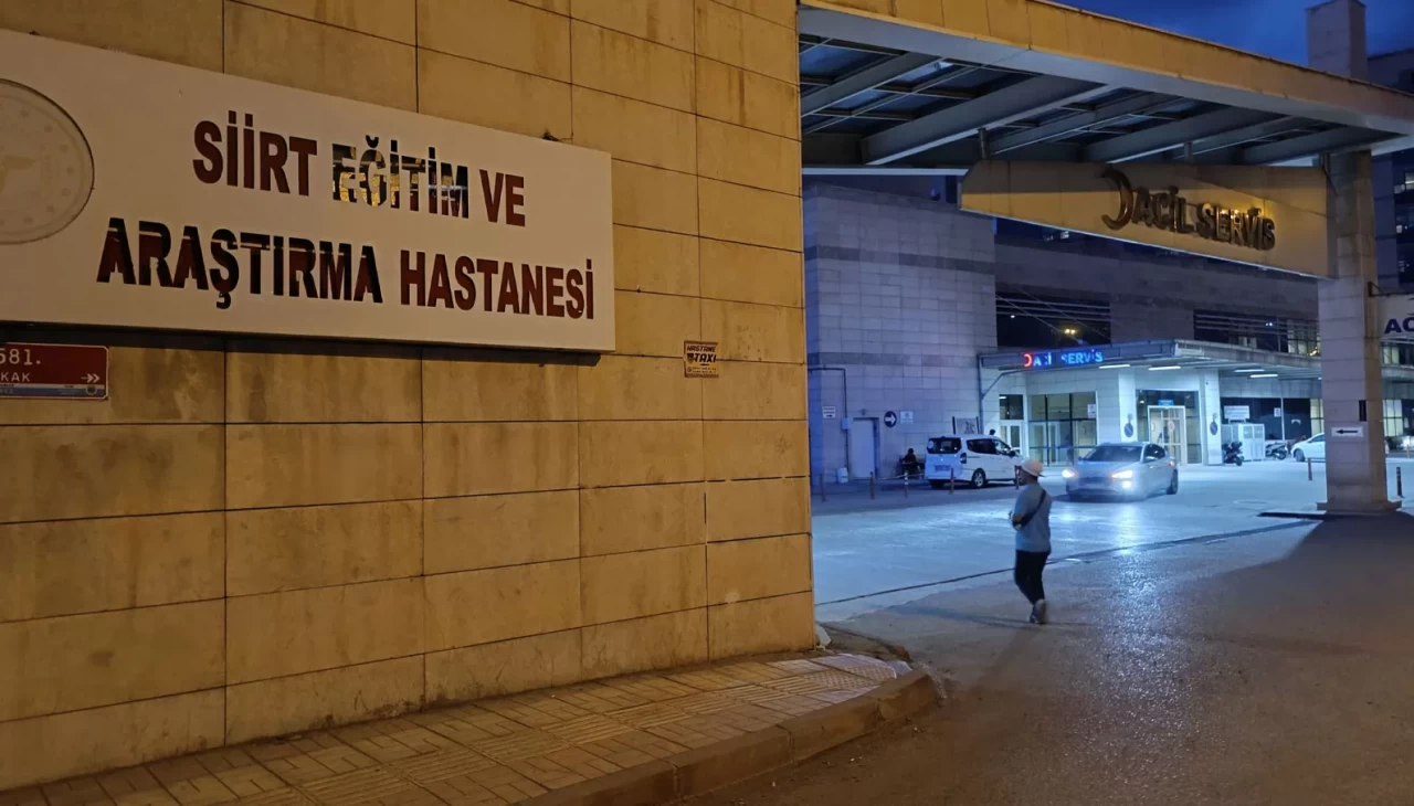 Siirt’te minibüsün çarptığı 12 yaşındaki kız ağır yaralandı