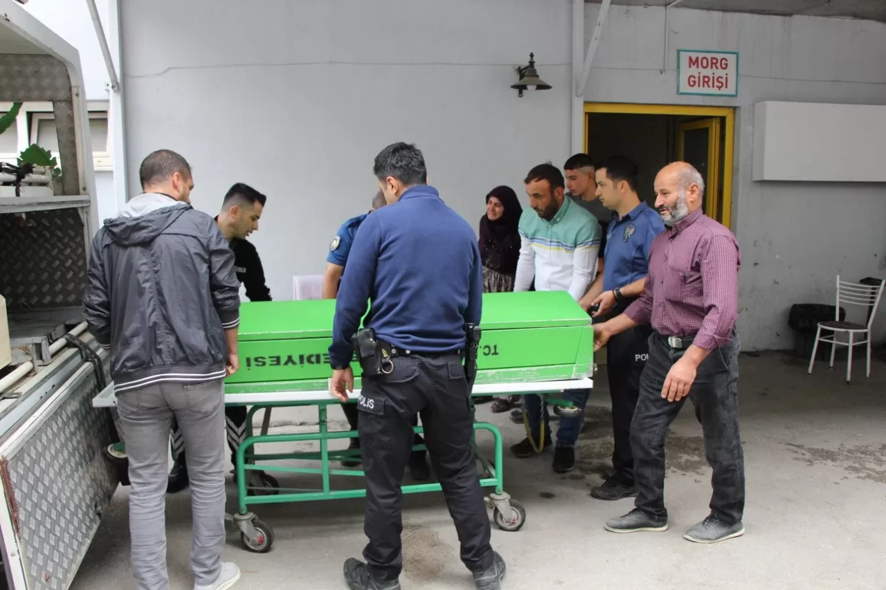 Amasya'da cezaevinden çıkan adam tartıştığı eşini vurup intihar etti