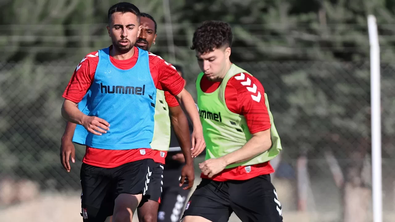 Sivasspor, sezon hazırlıklarını Osman Zeki Korkmaz yönetiminde sürdürdü