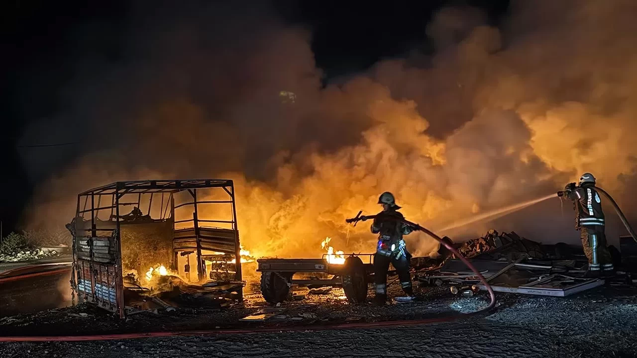 Eyüpsultan'da lastik deposunda korkutan yangın