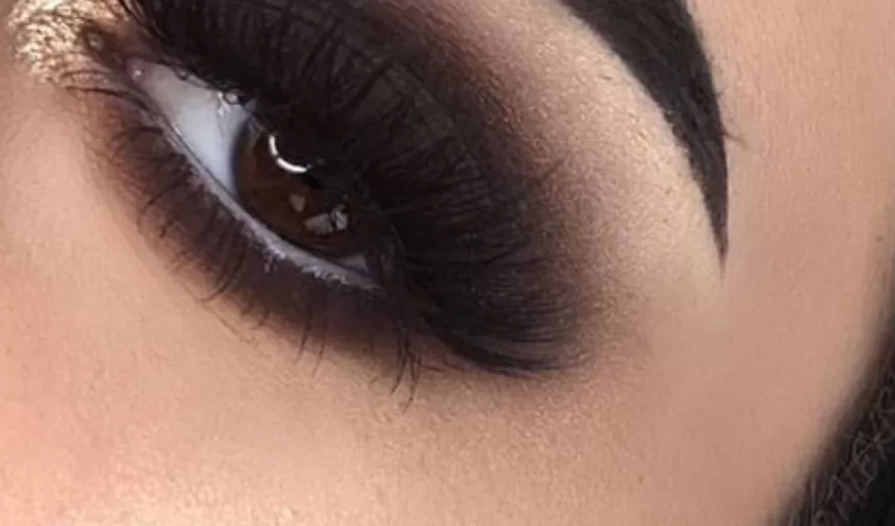 Smokey eye nedir? Dumanlı göz makyajı nasıl yapılır?