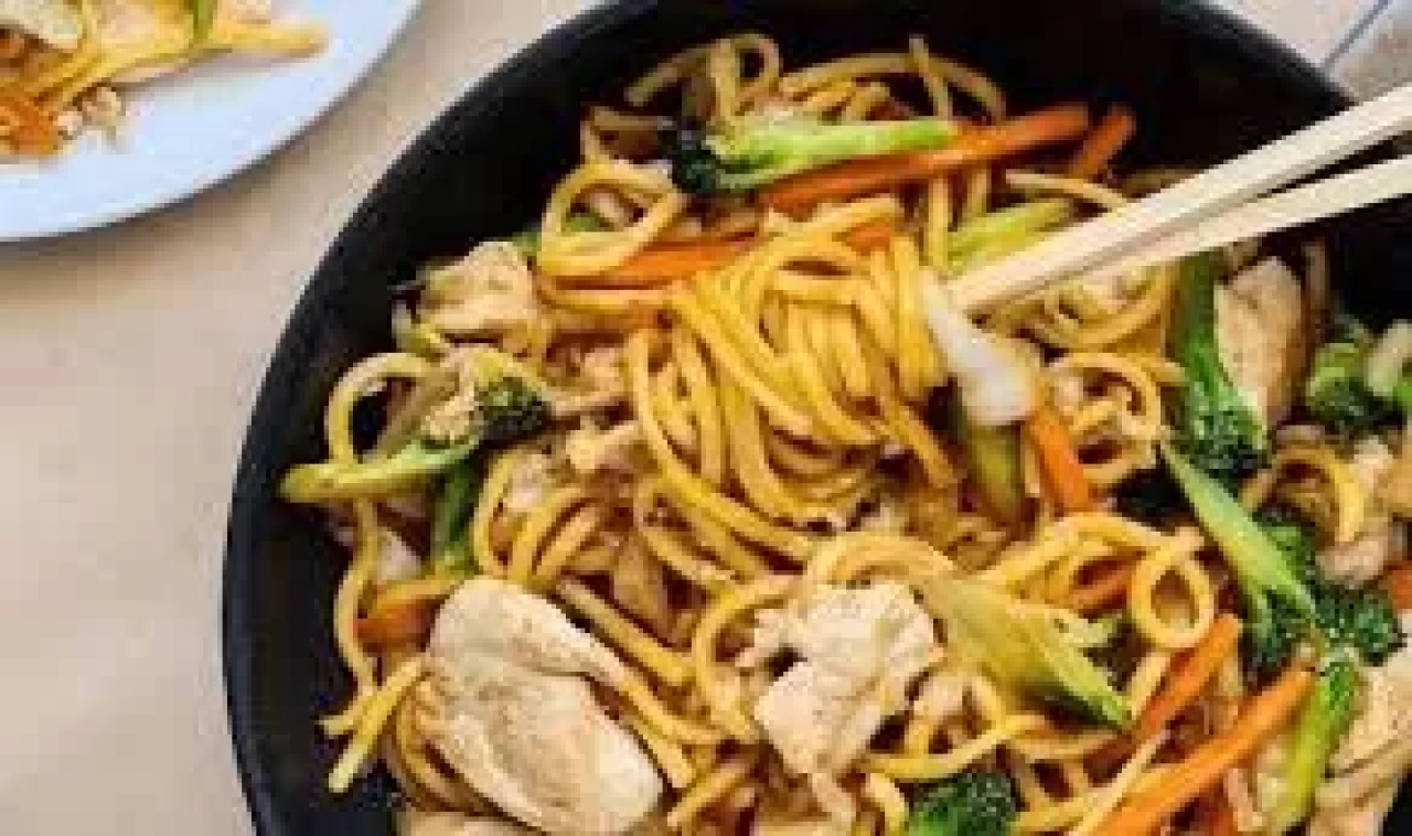 Çin lokantası tadında! Noodle nasıl yapılır?