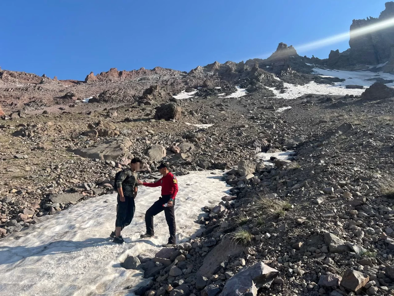 Erciyes'te 3 bin 350 metre yükseklikte mahsur kalan dağcı kurtarıldı