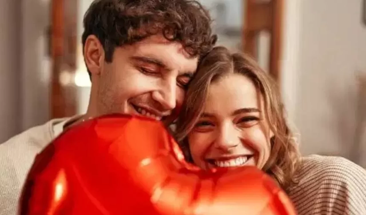 Temmuz ayında aşk kapıyı çalıyor! Bu burçlar yeni aşklara yelken açıyor