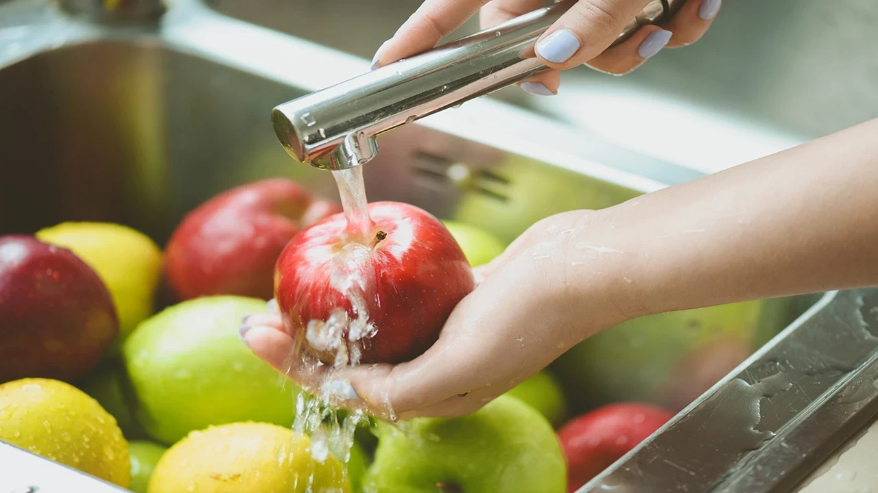 Sebzeleri doğru yıkamanın yolu: Bu adımları atlamayın