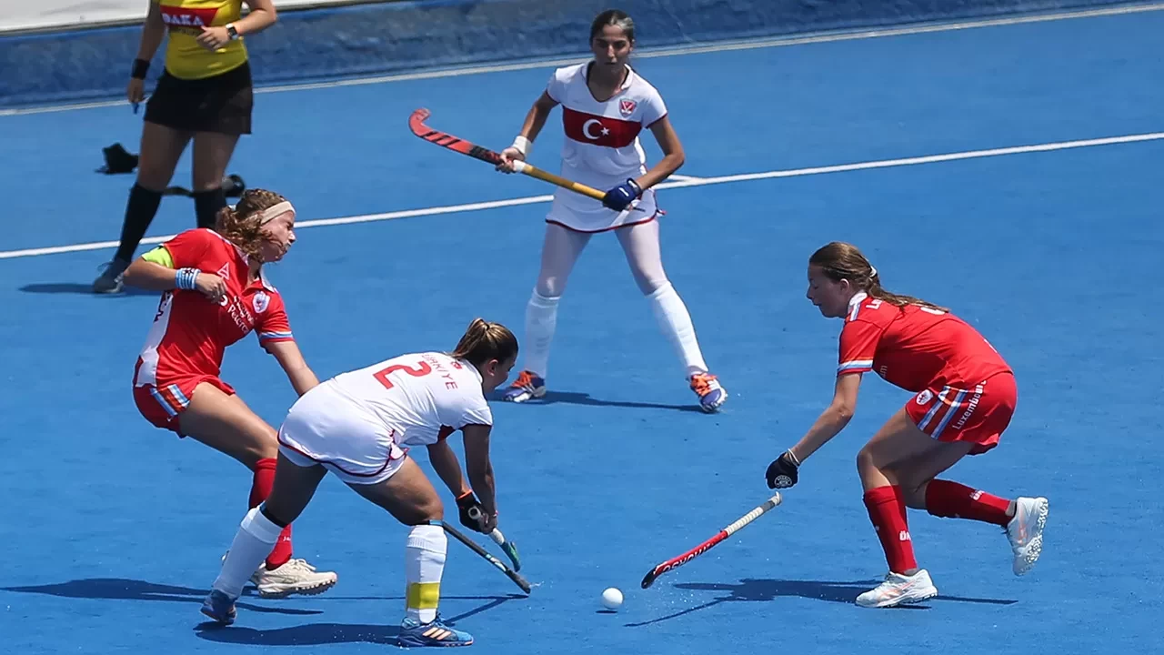 Açık Alan Hokeyi Kadınlar Avrupa Şampiyonası 3 Alanya’da başladı